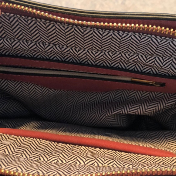 Hard shell Crossbody bag raspberry color - Picture 4 of 4